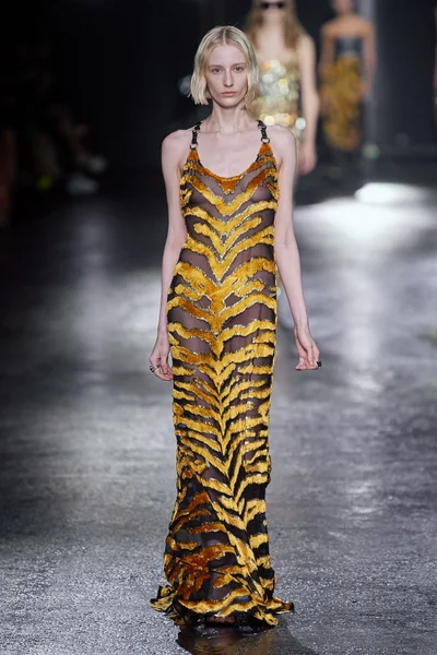 Look 37